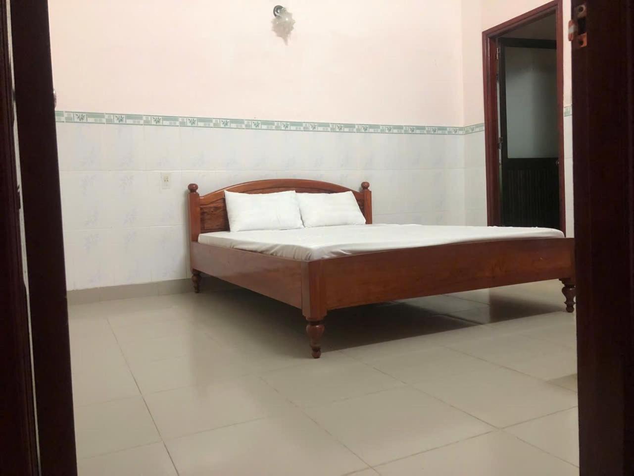 Bed and Breakfast Khach San Quoc Viet Баолок Экстерьер фото