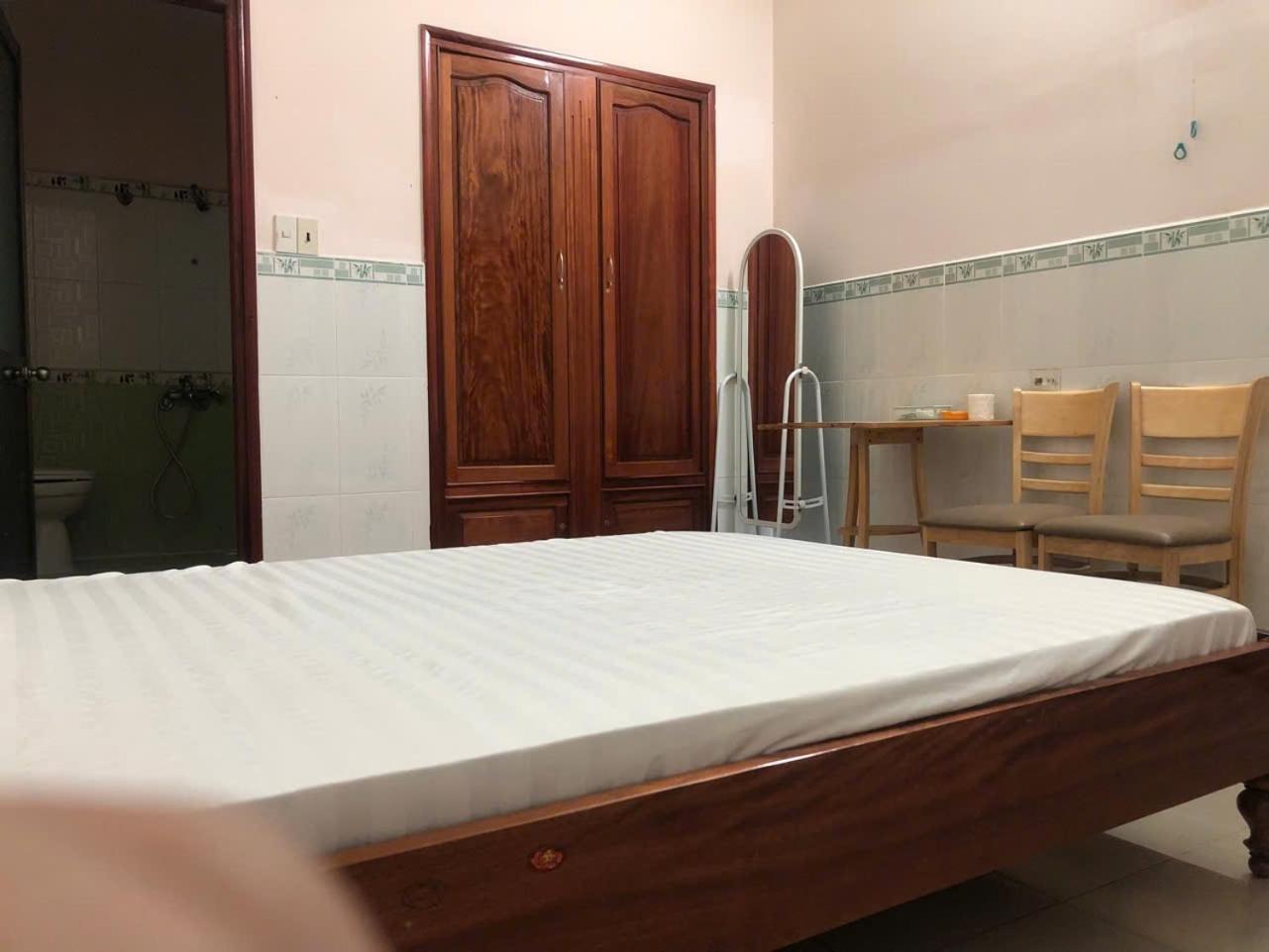 Bed and Breakfast Khach San Quoc Viet Баолок Экстерьер фото